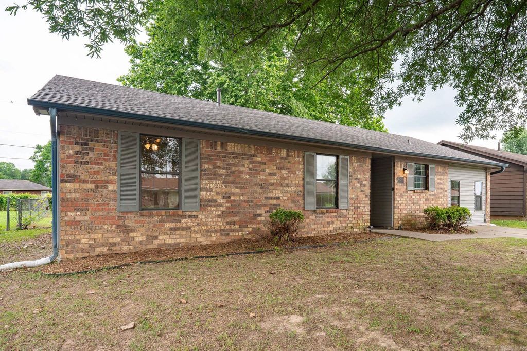 6608 Delhaven Drive, North Little Rock, AR 72117
