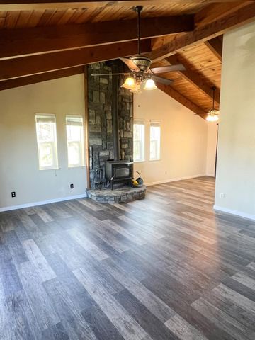 8015 Kirby St, Valley Springs, CA 95252