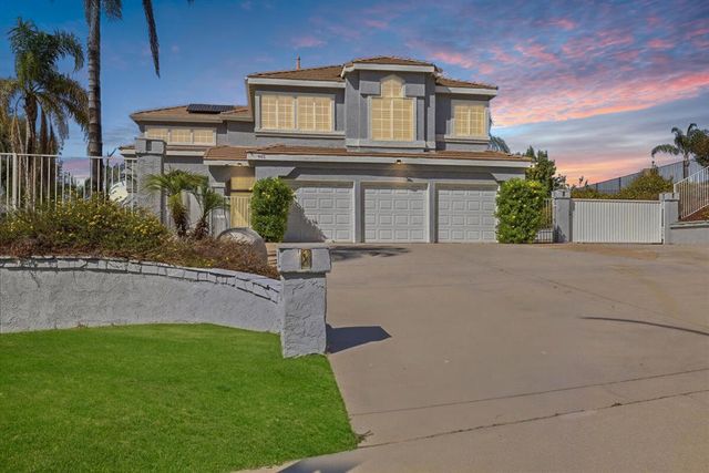 901 Clearwood Avenue, Riverside, CA 92506