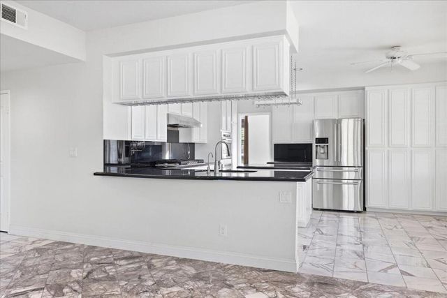 901 Clearwood Avenue, Riverside, CA 92506