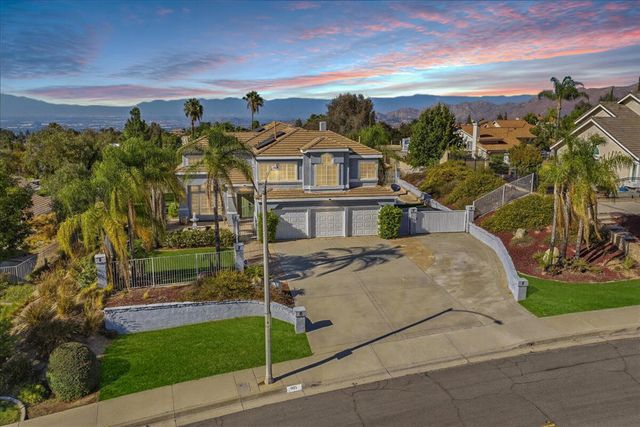 901 Clearwood Avenue, Riverside, CA 92506
