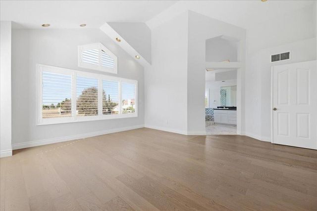 901 Clearwood Avenue, Riverside, CA 92506