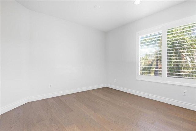 901 Clearwood Avenue, Riverside, CA 92506