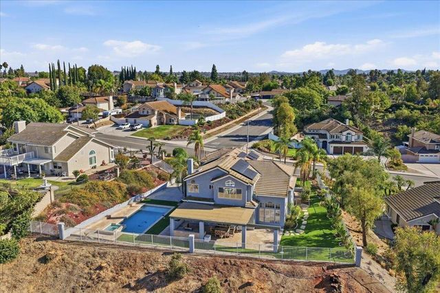 901 Clearwood Avenue, Riverside, CA 92506