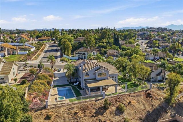 901 Clearwood Avenue, Riverside, CA 92506
