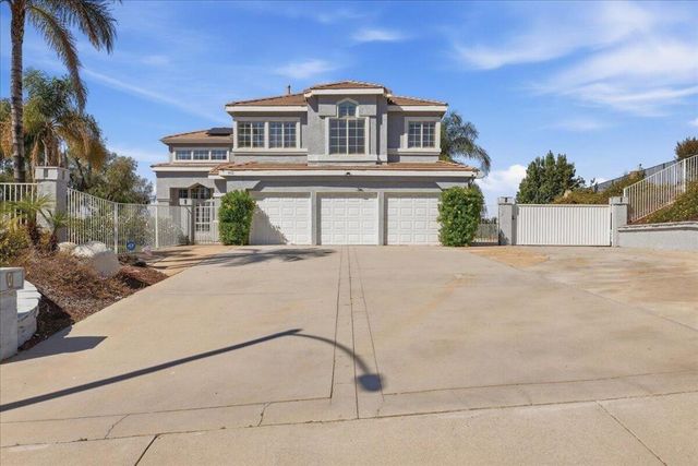 901 Clearwood Avenue, Riverside, CA 92506