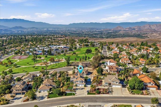 901 Clearwood Avenue, Riverside, CA 92506
