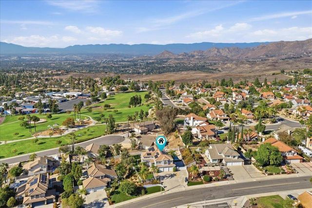 901 Clearwood Avenue, Riverside, CA 92506