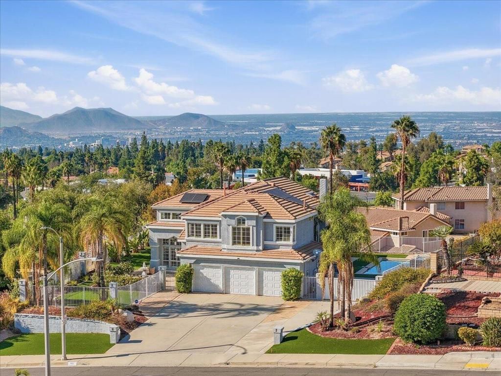 901 Clearwood Avenue, Riverside, CA 92506 — photo 4