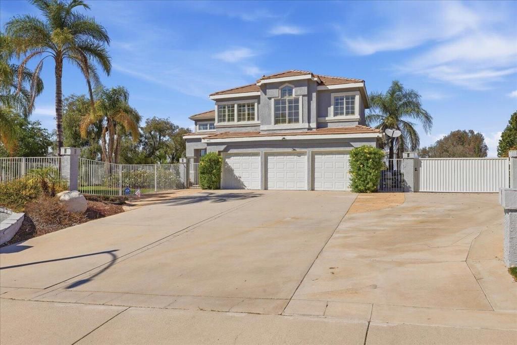901 Clearwood Avenue, Riverside, CA 92506 — photo 5