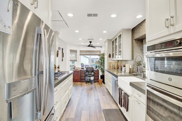 762 E Milgeo Ave, Ripon, CA 95366