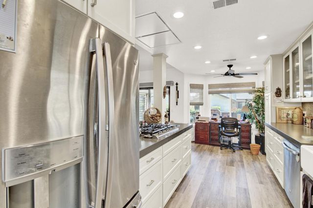 762 E Milgeo Ave, Ripon, CA 95366