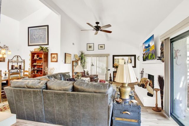 762 E Milgeo Ave, Ripon, CA 95366