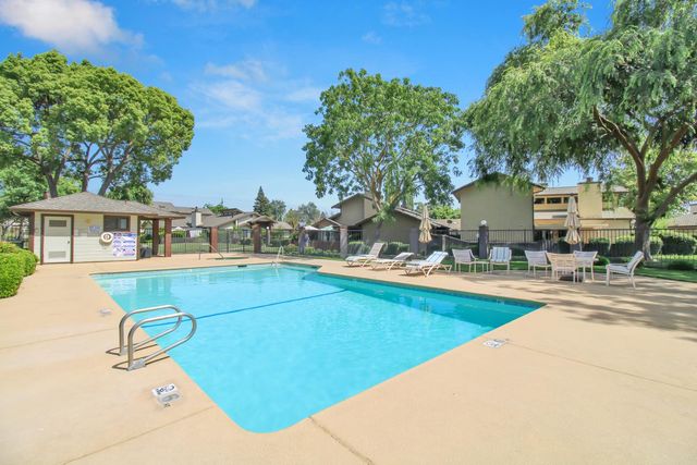 762 E Milgeo Ave, Ripon, CA 95366