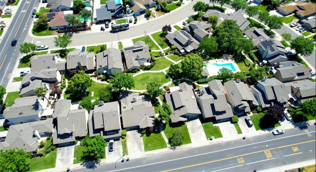 762 E Milgeo Ave, Ripon, CA 95366