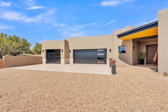 23 Windridge, Santa Fe, NM 87506