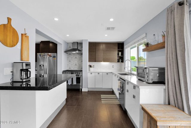 2502 E NORTH Lane, Phoenix, AZ 85028