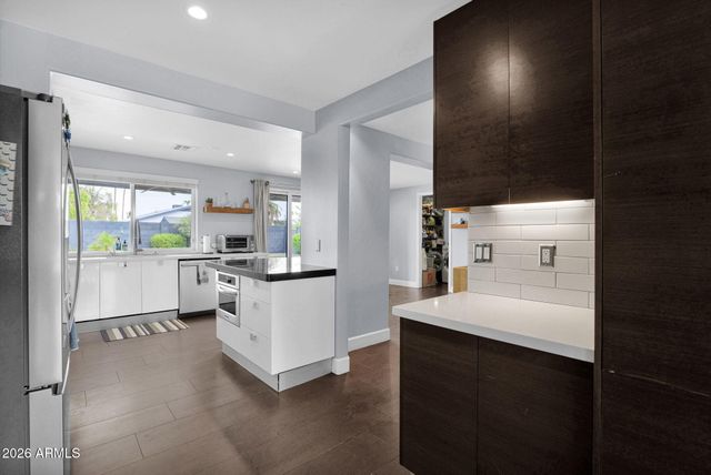 2502 E NORTH Lane, Phoenix, AZ 85028