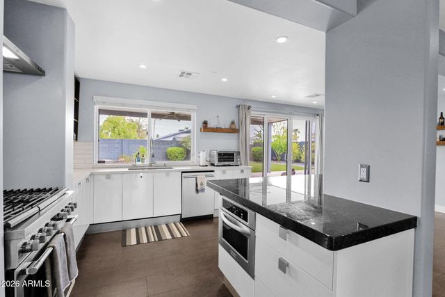 2502 E NORTH Lane, Phoenix, AZ 85028