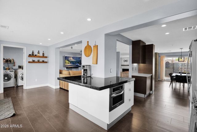 2502 E NORTH Lane, Phoenix, AZ 85028