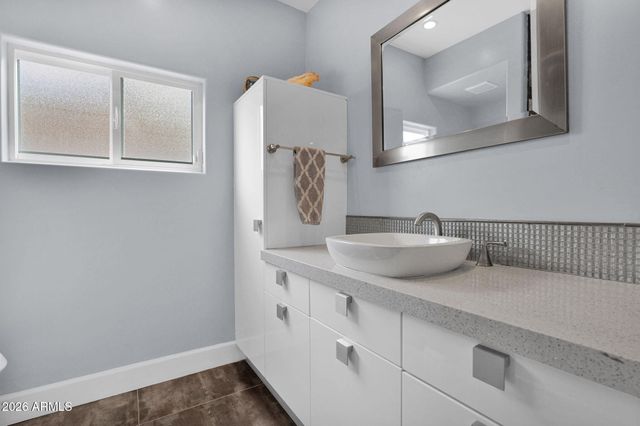 2502 E NORTH Lane, Phoenix, AZ 85028