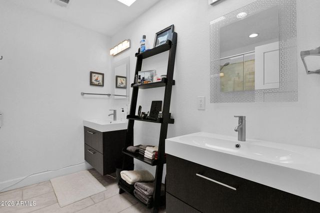 2502 E NORTH Lane, Phoenix, AZ 85028