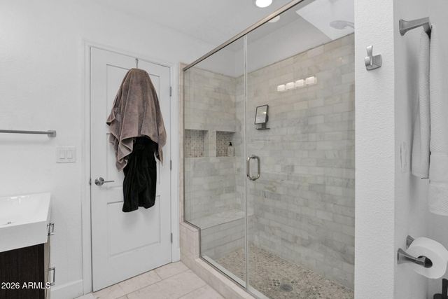 2502 E NORTH Lane, Phoenix, AZ 85028
