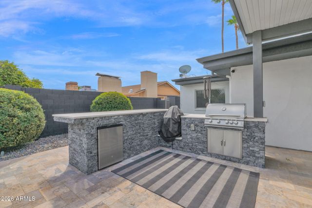 2502 E NORTH Lane, Phoenix, AZ 85028