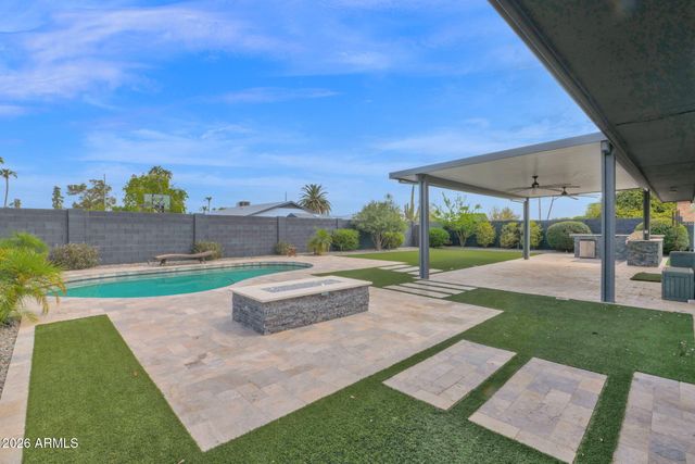 2502 E NORTH Lane, Phoenix, AZ 85028