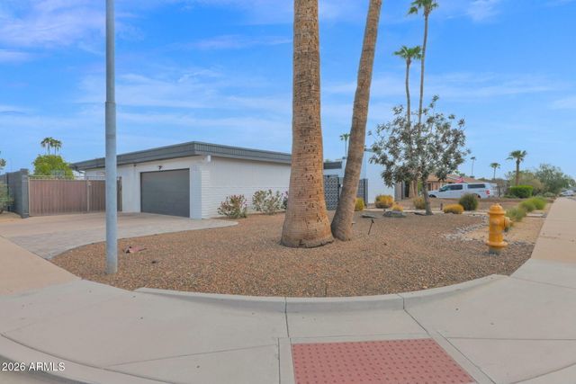 2502 E NORTH Lane, Phoenix, AZ 85028