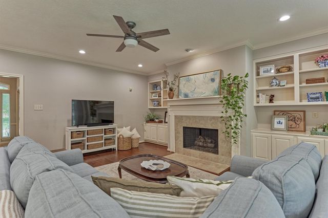 14 Feather Branch Court, The Woodlands, TX 77381