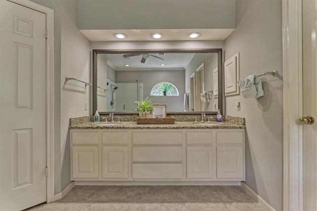 14 Feather Branch Court, The Woodlands, TX 77381