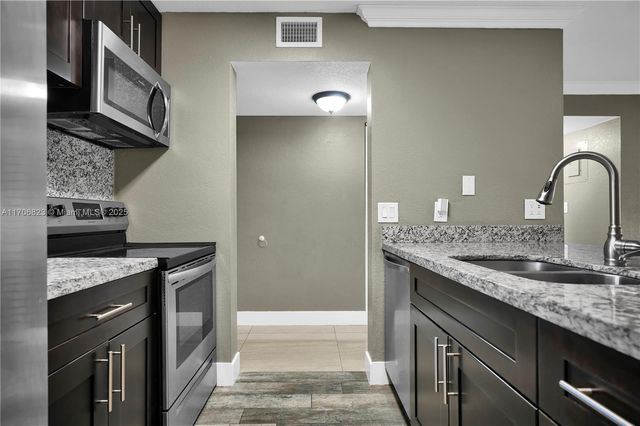 8550 N Sherman Cir 105, Miramar, FL 33025