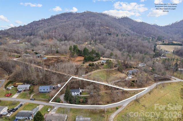 144 Pinehaven Drive, Clyde, NC 28721