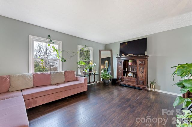 144 Pinehaven Drive, Clyde, NC 28721