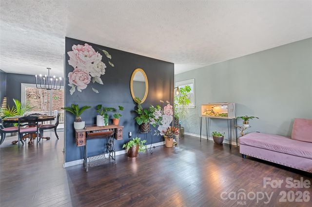 144 Pinehaven Drive, Clyde, NC 28721