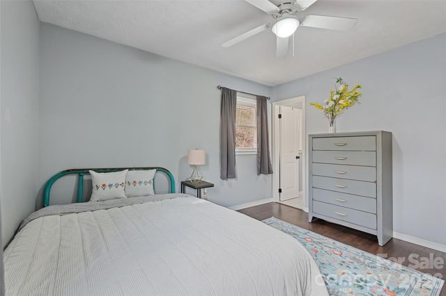 144 Pinehaven Drive, Clyde, NC 28721