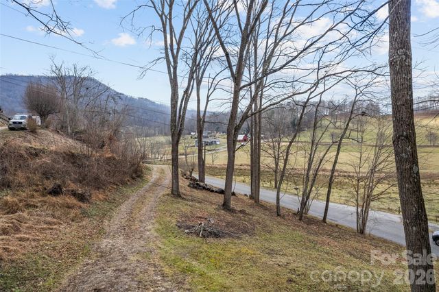 144 Pinehaven Drive, Clyde, NC 28721