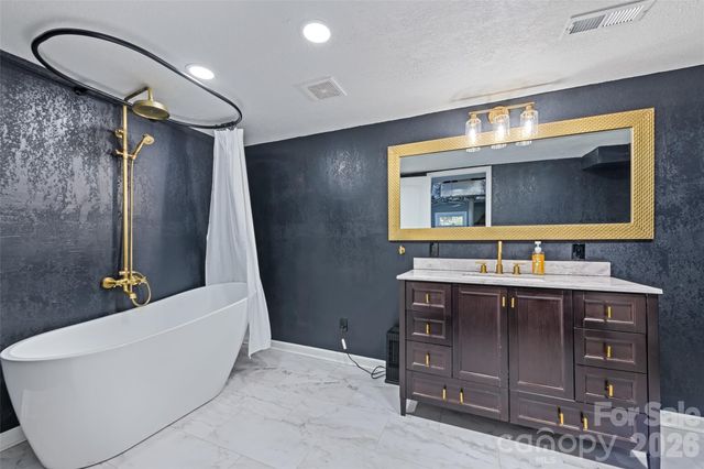 144 Pinehaven Drive, Clyde, NC 28721