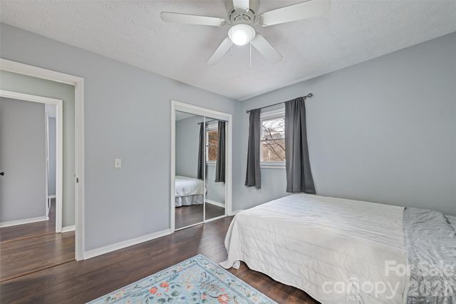 144 Pinehaven Drive, Clyde, NC 28721