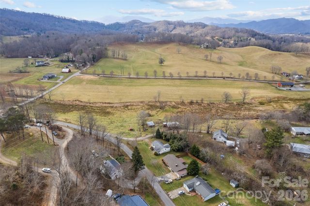 144 Pinehaven Drive, Clyde, NC 28721