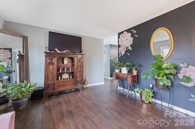 144 Pinehaven Drive, Clyde, NC 28721