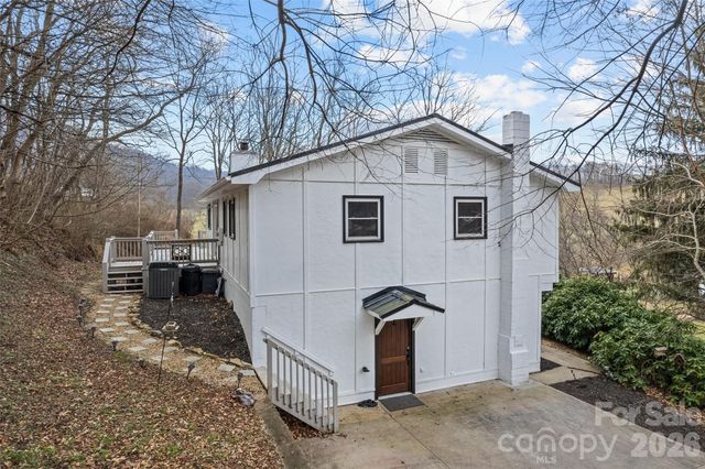 144 Pinehaven Drive, Clyde, NC 28721