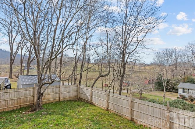 144 Pinehaven Drive, Clyde, NC 28721