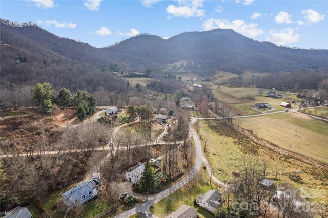 144 Pinehaven Drive, Clyde, NC 28721