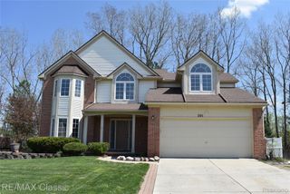 201 Columbia Drive, South Lyon, MI 48178