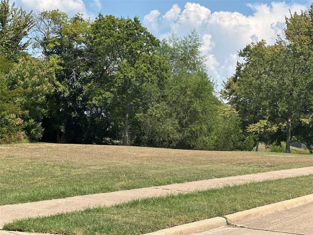 1608 Lakeview, Desoto, TX 75115