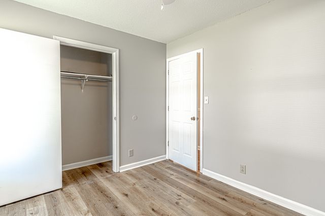 308 Alan Ct, Oak Grove, KY 42262