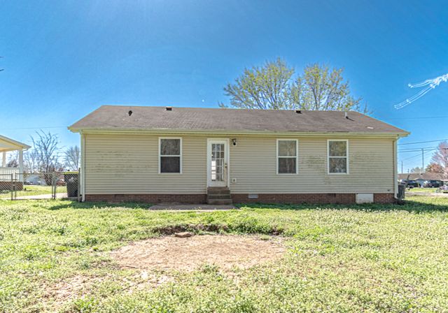 308 Alan Ct, Oak Grove, KY 42262