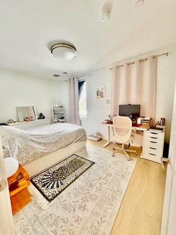 71 Bow St 302, Somerville, MA 02143